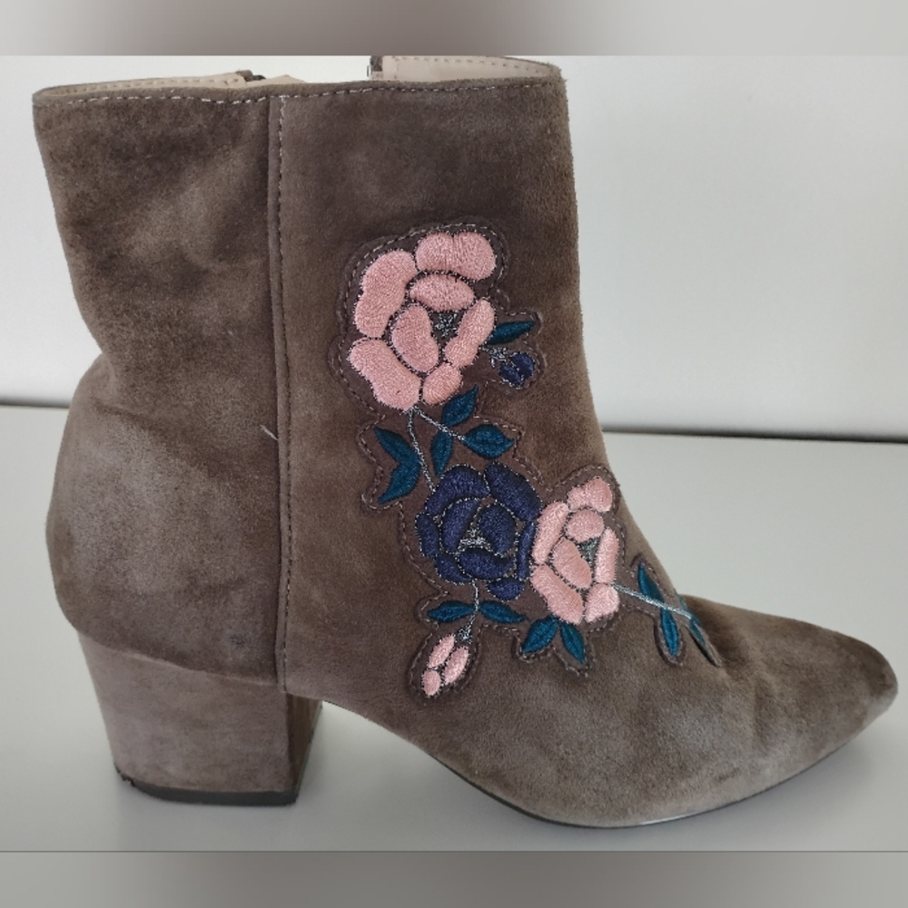 Steven by Steve Madden Size 7 1/2 Floral Ankle Boots - Picture 7 of 16